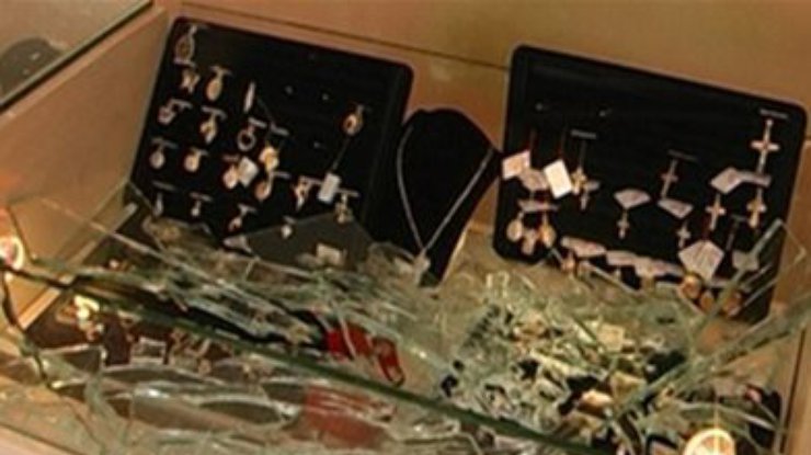 Ограбление ювелирного магазина со стрельбой в Харькове: Ранены охранник и милиционер (обновлено)