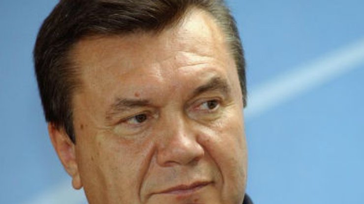 Янукович требует до конца года погасить все задолженности по зарплате