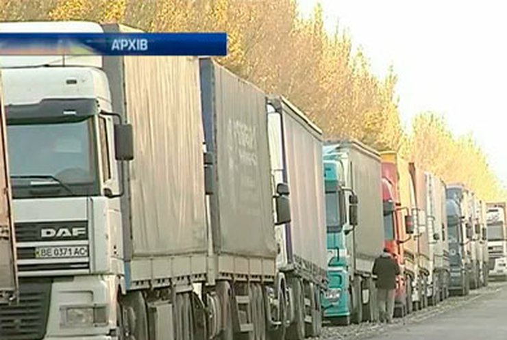 На украинско-российской границе вступили в силу новые таможенные правила