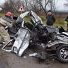Под Харьковом автомобиль столкнулся с грузовиком: Трое человек погибли