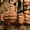 Грузинские заключенные грозят отрезать себе пальцы
