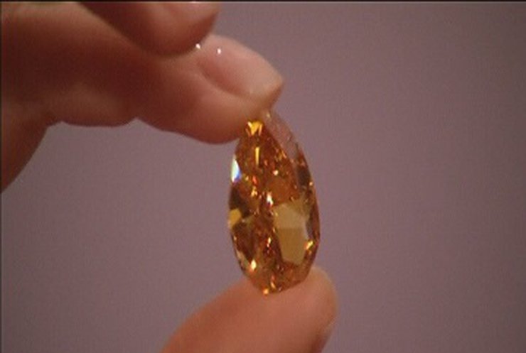 В Женеве продали крупнейший в мире оранжевый бриллиант