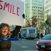 На улицах Вашингтона прошла акция позитивных плакатов