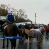 В Париже любители верховой езды протестуют против налогов