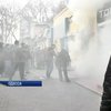 В Одессе неизвестные забросали дымовыми шашками магазин курительных смесей