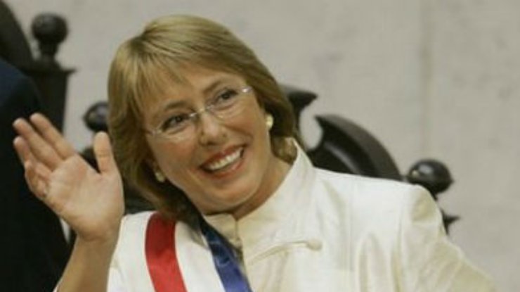 В Чили выбирают президента из двух генеральских дочерей