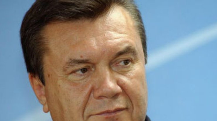 Янукович поздравил студентов