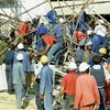 Десятки человек оказались под завалами после обрушения торгового центра в ЮАР