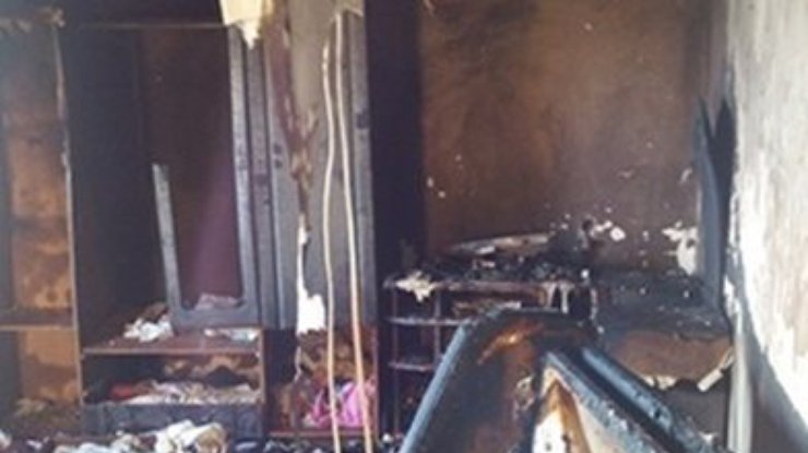 Пока мать ходила в детсад за дочкой, младшие дети подожгли дом и погибли