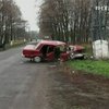На Кировоградщине "Жигули" врезались в бетонный столб: 2 погибших, пассажирка - в реанимации