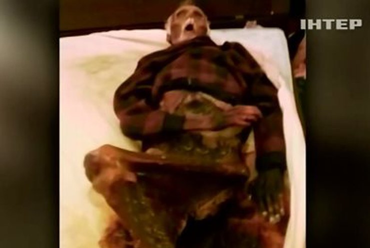 В Брюсселе вдова почти год спала с мумифицированным трупом мужа