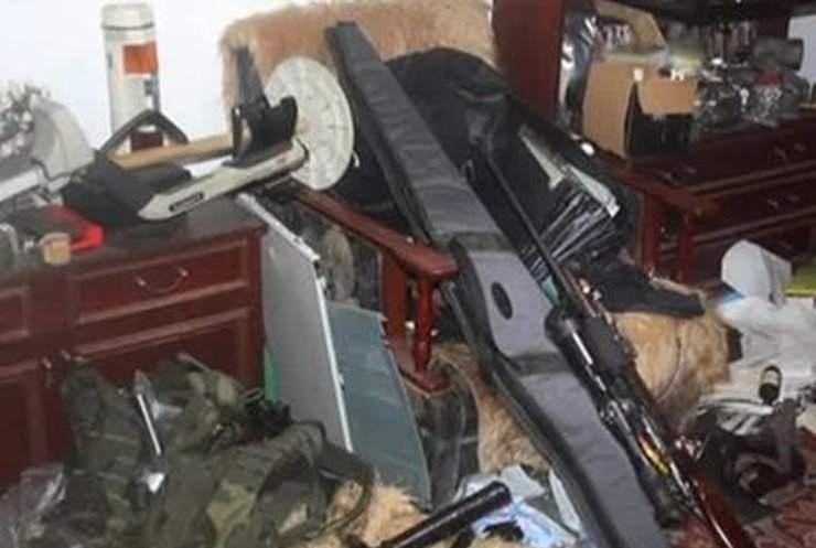 В Виннице задержали рецидивиста, закрывшегося в доме с боеприпасами