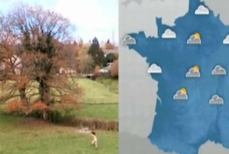 Французская телеведущая провела выпуск прогноза погоды голой в честь победы Франции