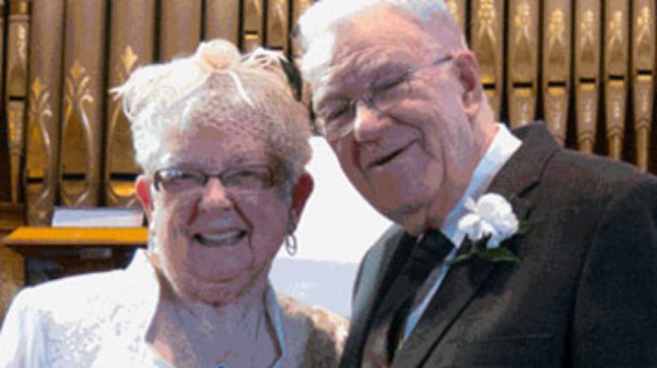 Канадская пара поженилась через 75 лет после первого поцелуя