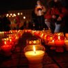В центре Харькова выложили два креста из свечей в память о жертвах Голодомора