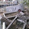 На Донетчине сумасшедший разбил 30 надгробий