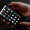 Вор, укравший смартфон, отправил его владельцу переписанную вручную телефонную книгу