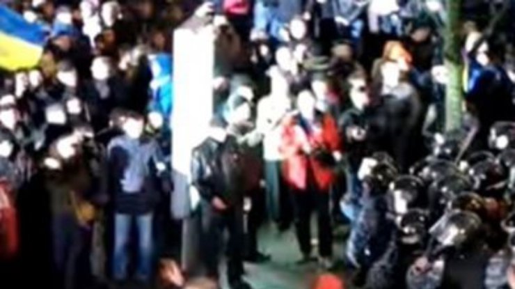 "Батьківщина" ждет от Пшонки реакции на избиение "беркутовцами" депутатов на Евромайдане