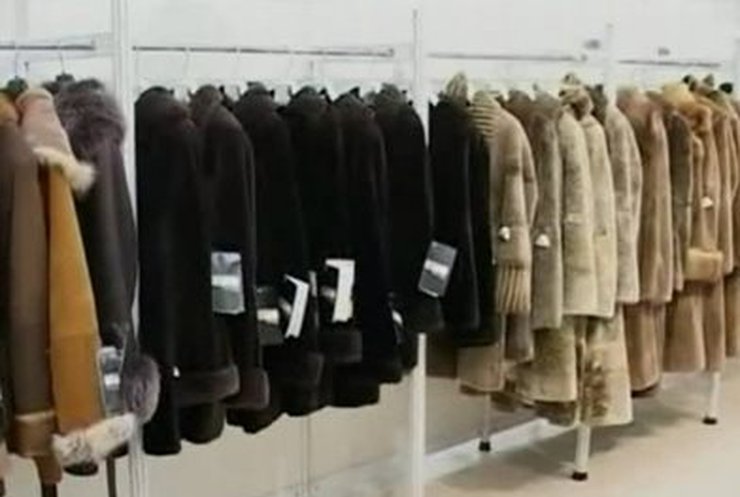 Греческая полиция задержала россиянок, укравших шубу