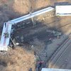 В Нью-Йорке упал в ручей пассажирский поезд, есть пострадавшие