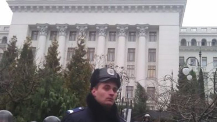 В столкновениях на Банковой травмировали пять милиционеров