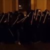 Журналисты сняли видео тренировки ударной группы митингующих
