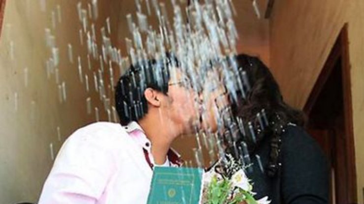 Беременный аргентинец женился на любимой-транссексуале
