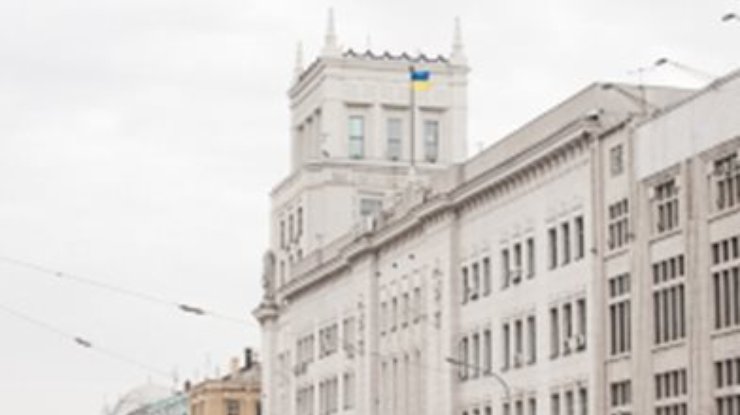 Оппозиция пикетирует харьковский горсовет, собравшийся на внеочередную сессию