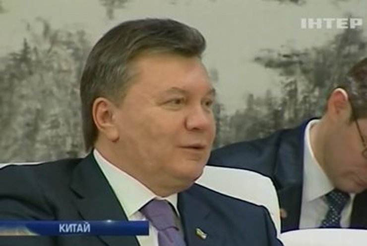 Виктор Янукович с официальным визитом отправился в Китай