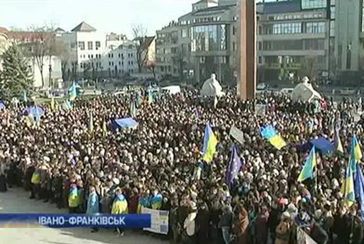Ивано-Франковский майдан отправил в Киев 1,2 тысячи активистов
