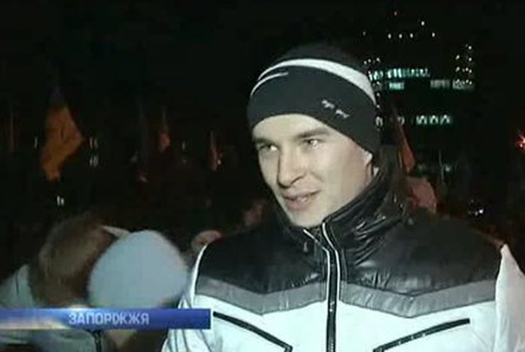 На запорожском "майдане" собирают деньги для киевских митингующих