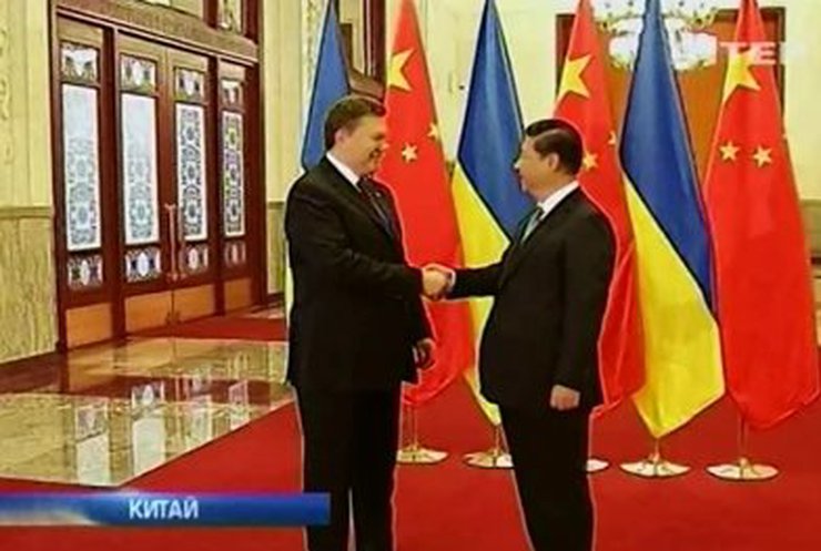 Президент Украины завершил визит в Китай и направился в Сочи
