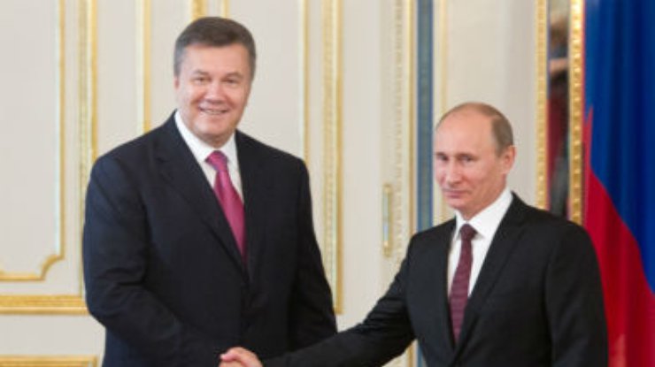 Янукович согласился вступить в Таможенный союз, - редактор The Economist