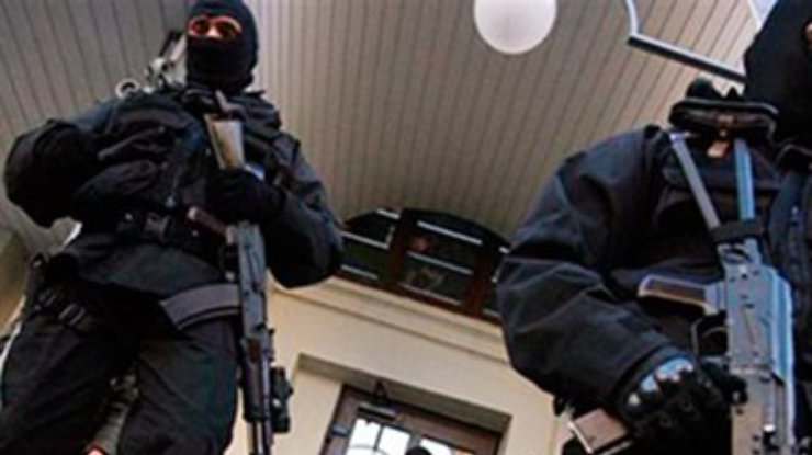 В "Батьківщині" сообщают о штурме офиса партии "Беркутом". В милиции и СБУ - отрицают (обновлено 19.37)