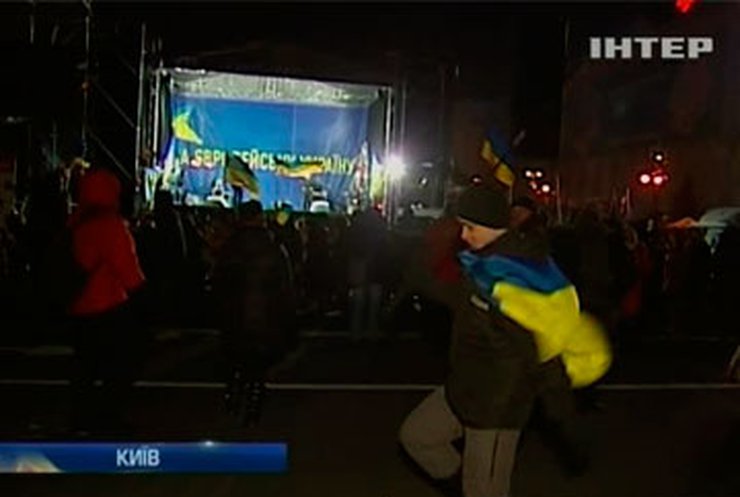 Воскресный "евромайдан" прошел без столкновений