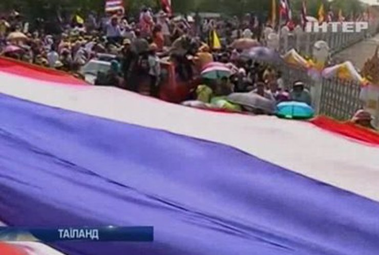 Премьер Таиланда распустила парламент