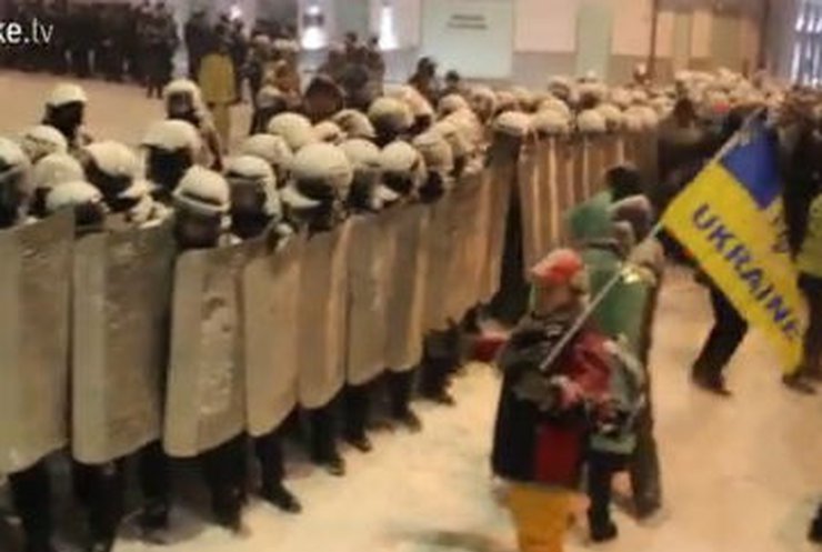 Внутренние войска "зачистили" улицу Грушевского