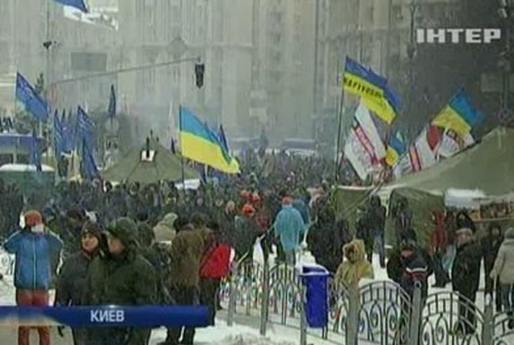 Евромайдан провел день в ожидании штурма