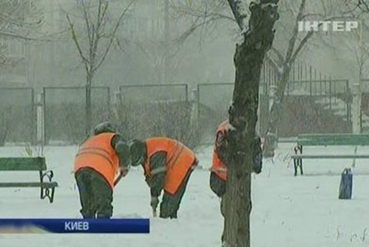 Киев завалило снегом