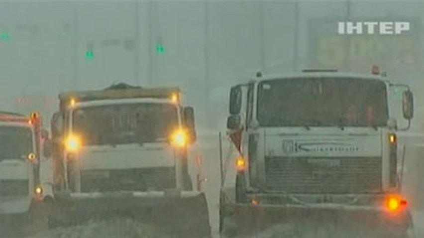 Сильные снегопады парализовали центр Киева