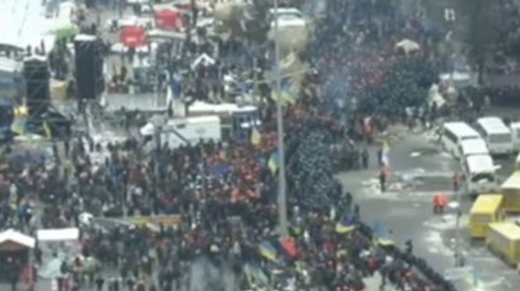 Кордон милиции перекрыл доступ на Майдан со стороны Европейской площади