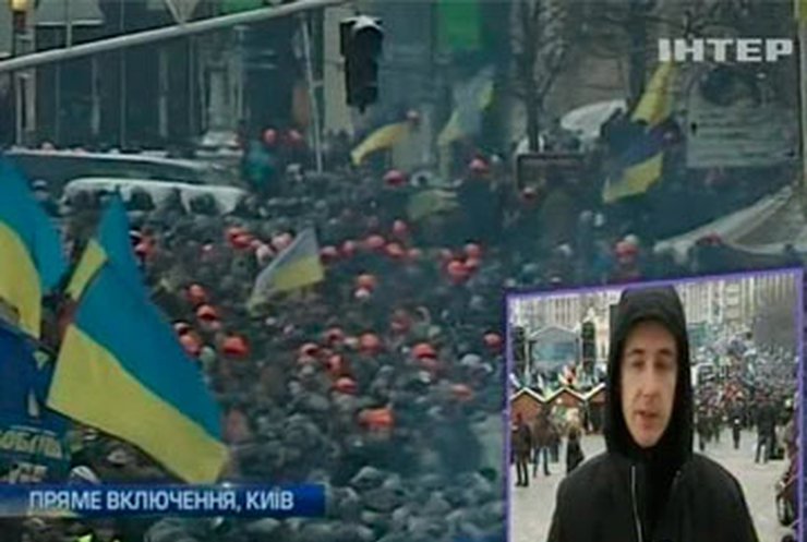 Милиция окружила Майдан Незалежности с трех сторон