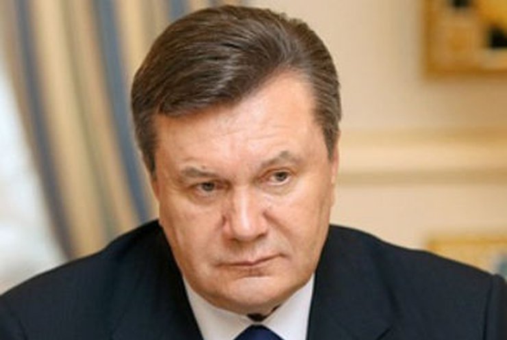 Янукович зовет всех на круглый стол и обещает не применять силу
