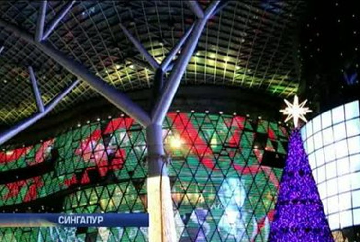 В Сингапуре зажгли рождественскую иллюминацию