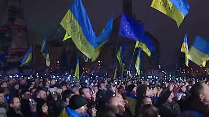 Ночью на Майдане прошло шествие барабанщиков