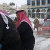 Король Иордании помог жителям столицы вытолкать машину из снега (видео)
