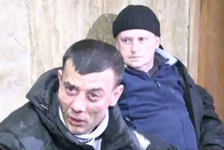 На Майдане поймали пьяных милиционеров (18+)