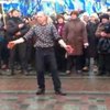 Участник Антимайдана пустился в пляс на концерте регионалов
