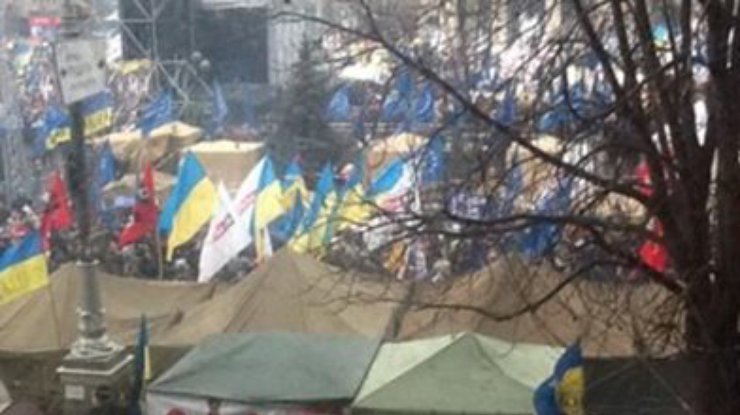 На Майдане формируют колонны для пикетирования правительственных зданий