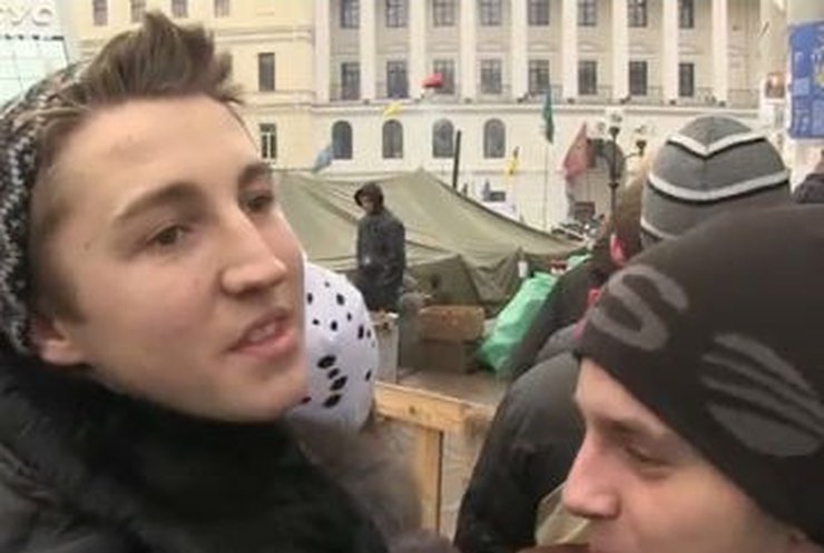 "Антимайдановцы" ходят обедать на Майдан